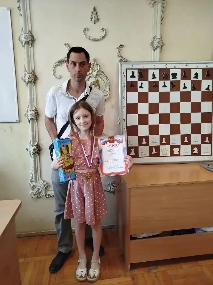 🏆УСПЕХИ ГИМНАЗИСТОВ 🏆

Ученица 3в класса Сасунова Виктория приняла участие в Городском шахматном т