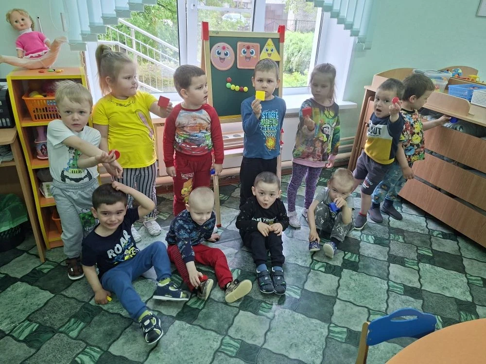 В младшей группе  прошёл настоящий праздник геометрии! Они устроили «День геометрических фигур»🌕🥚,