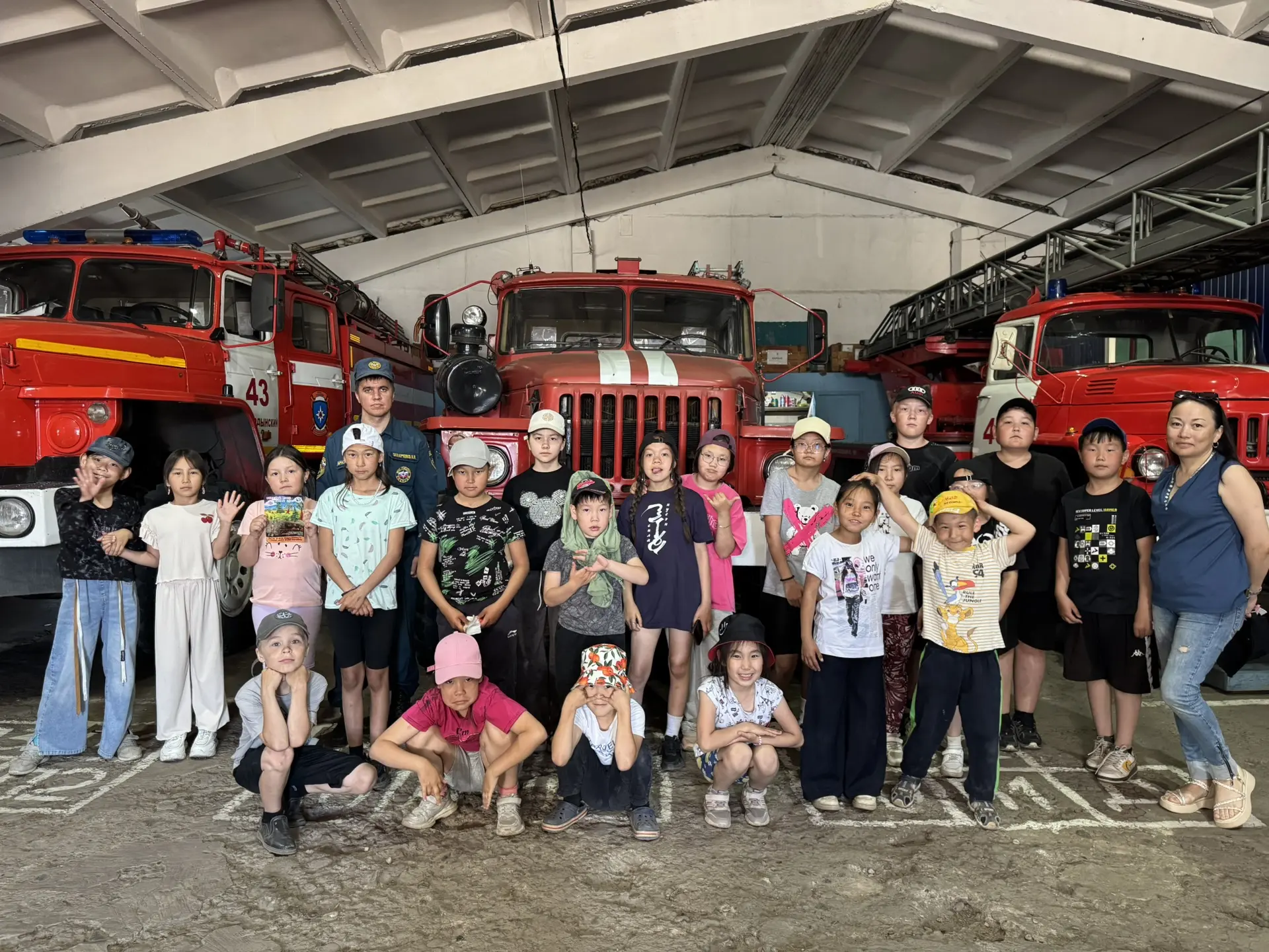 Не каникулы, а мечта! 🚒🌲 Как прошёл «профориентационный десант» наших ребят

Сегодня наш школьный 