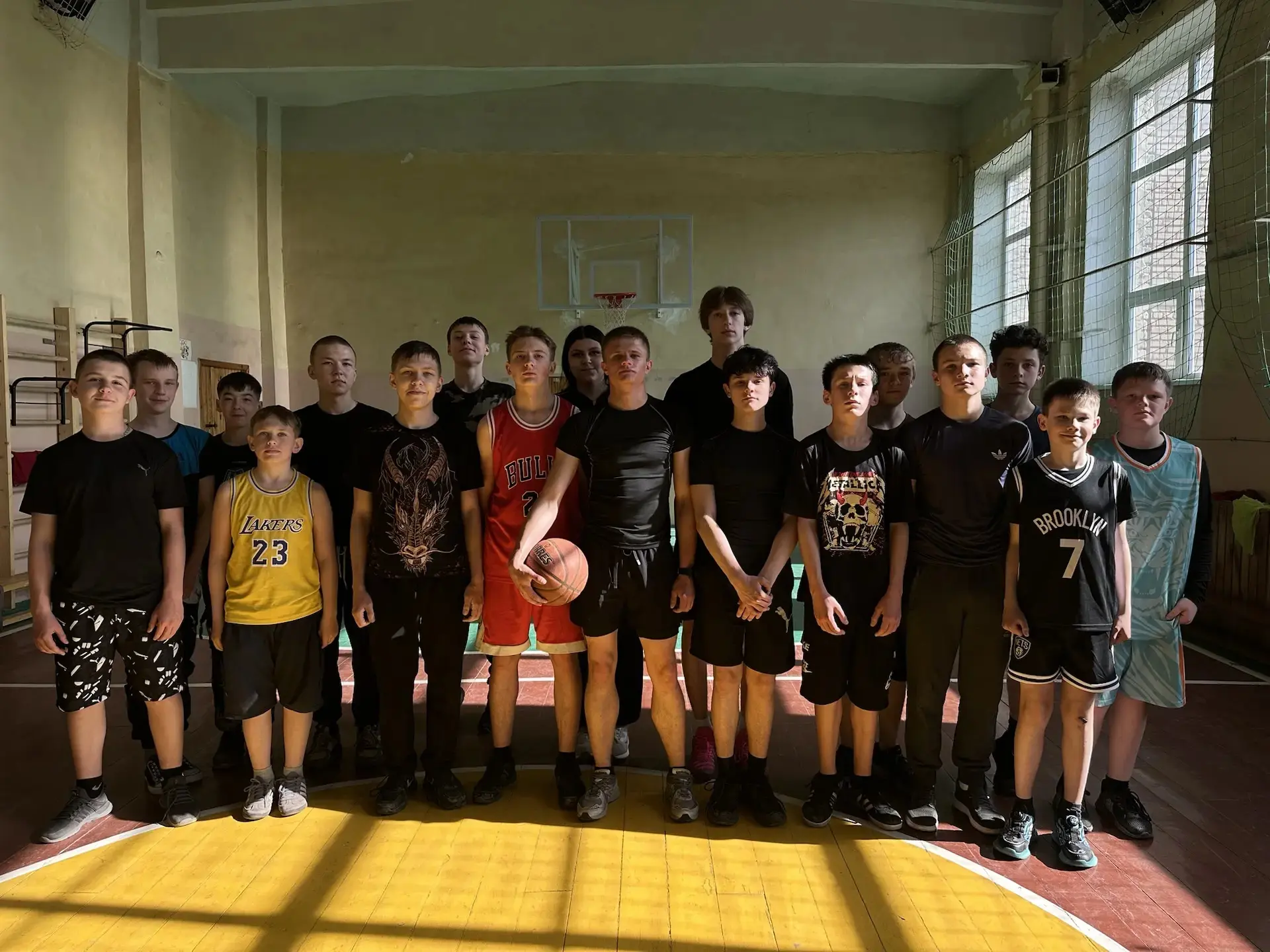 🏀 Энергия, азарт и здоровье: баскетбольные будни в Семейкинском УВК №31

Спорт — это не просто движ
