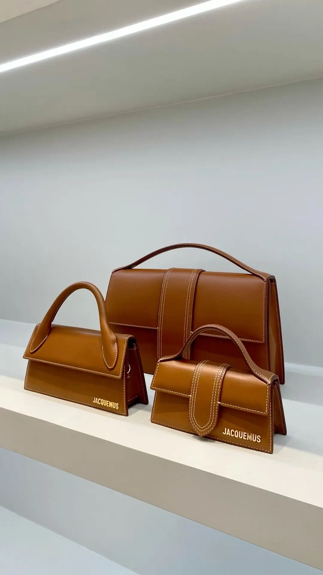 JACQUEMUS -60%💕
“PRIVATE SALE”

The Large Bambino (23.5*13) 
Цвет Light Brown

Цена 48900₽

💬менед