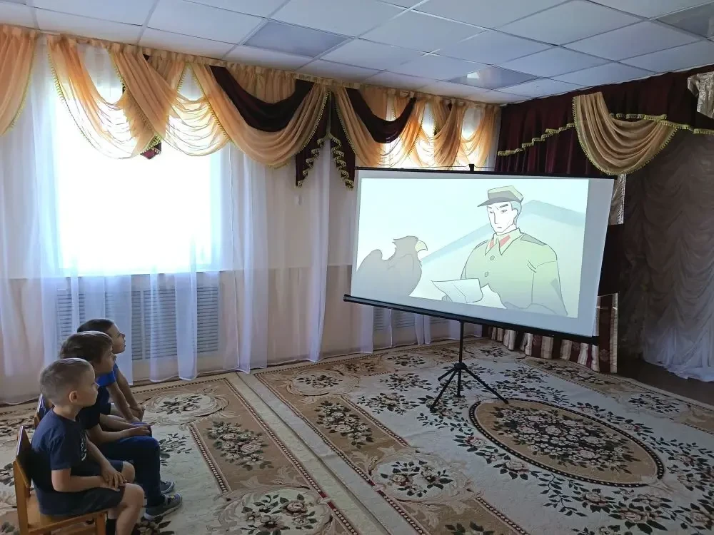 В преддверии Дня России продолжаем просмотр цикла мультфильма «Мой дом - Белогорье».  Ребята вместе 