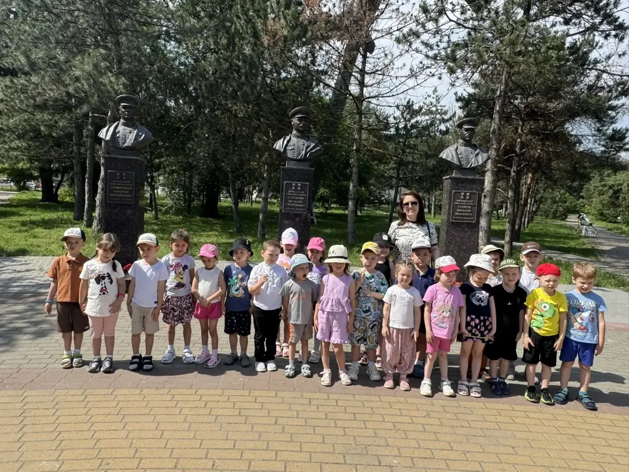 🇷🇺В преддверии праздника Дня России для ребят детского сада 148 «Сказкаград» была организована экс
