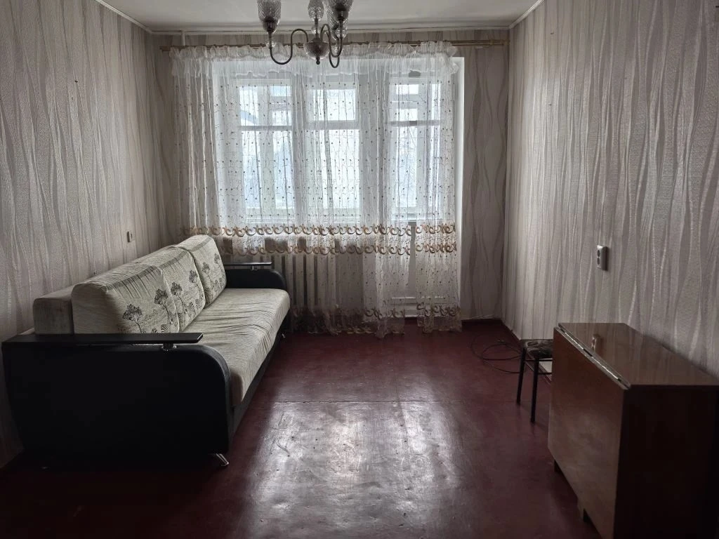 Сдаётся 1к.кв. , 33 м2 , 2/5 этаж 
📍Азов , по ул.Степана Разина .
Рядом вся инфраструктура,
останов