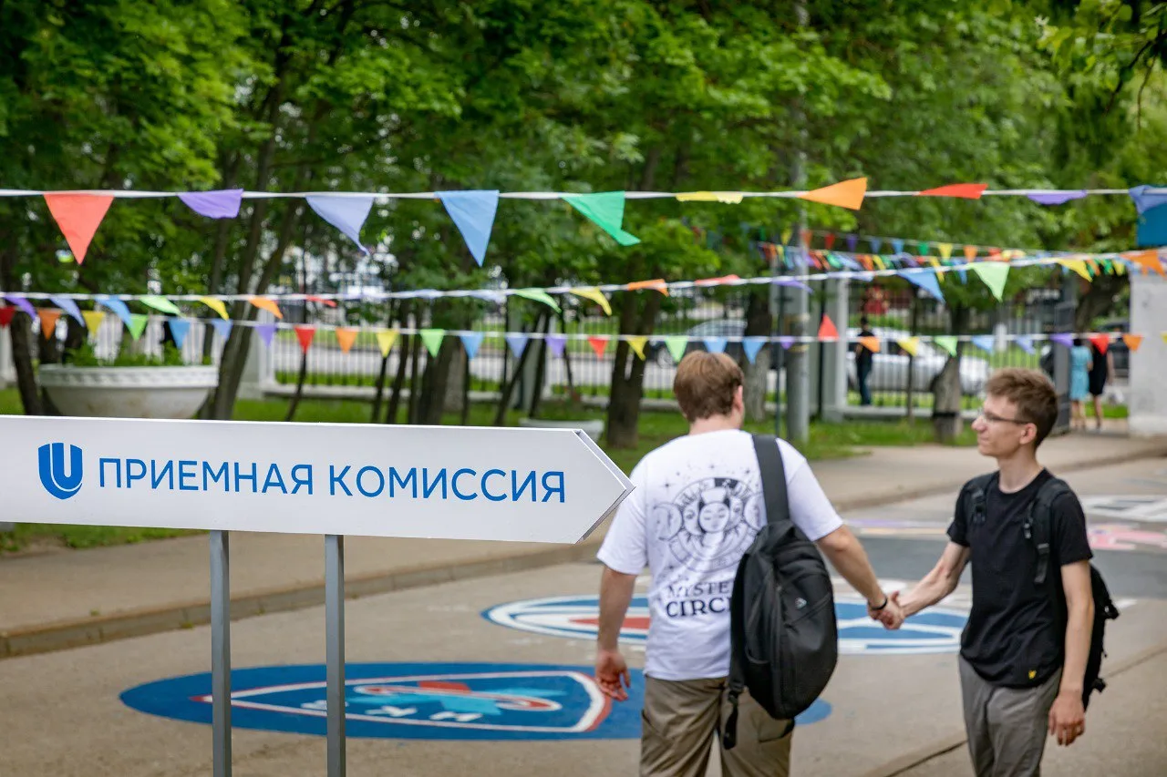 680 заявлений от 554 абитуриентов поступило к нам в первый день работы приёмной комиссии.
 
Бакалавр