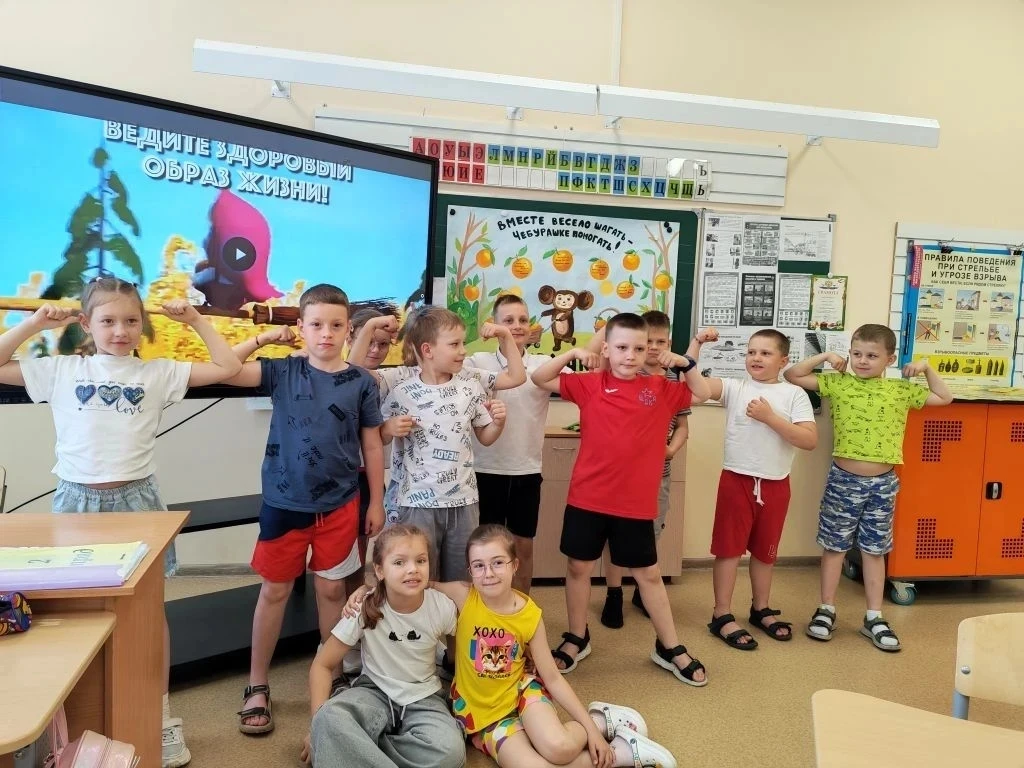 🌟Здоровье в фокусе: занятие от школьного медика в лагере «Калейдоскоп»🩺

На прошлой неделе у воспи