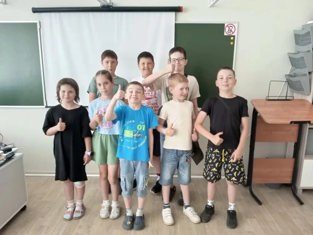 Ребята из лагеря «Солнышко» побывали в «Точке роста» на кружке «Биологический калейдоскоп» — и сыгра