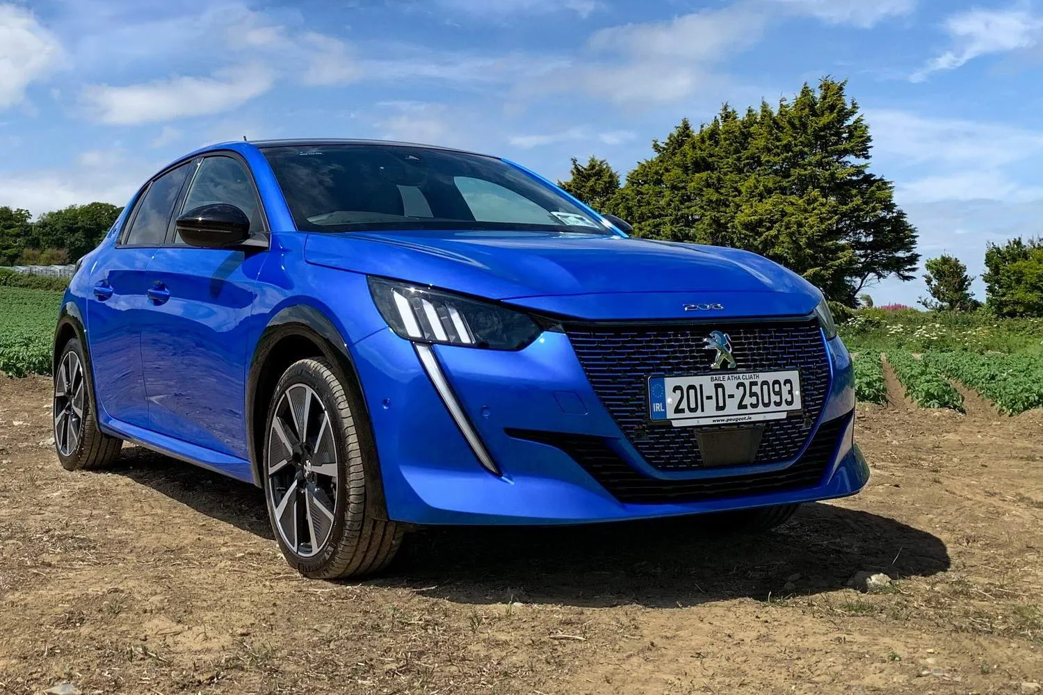Peugeot отзывает более 600 тысяч автомобилей 208 по всему миру из-за слишком тихого звукового сигнал