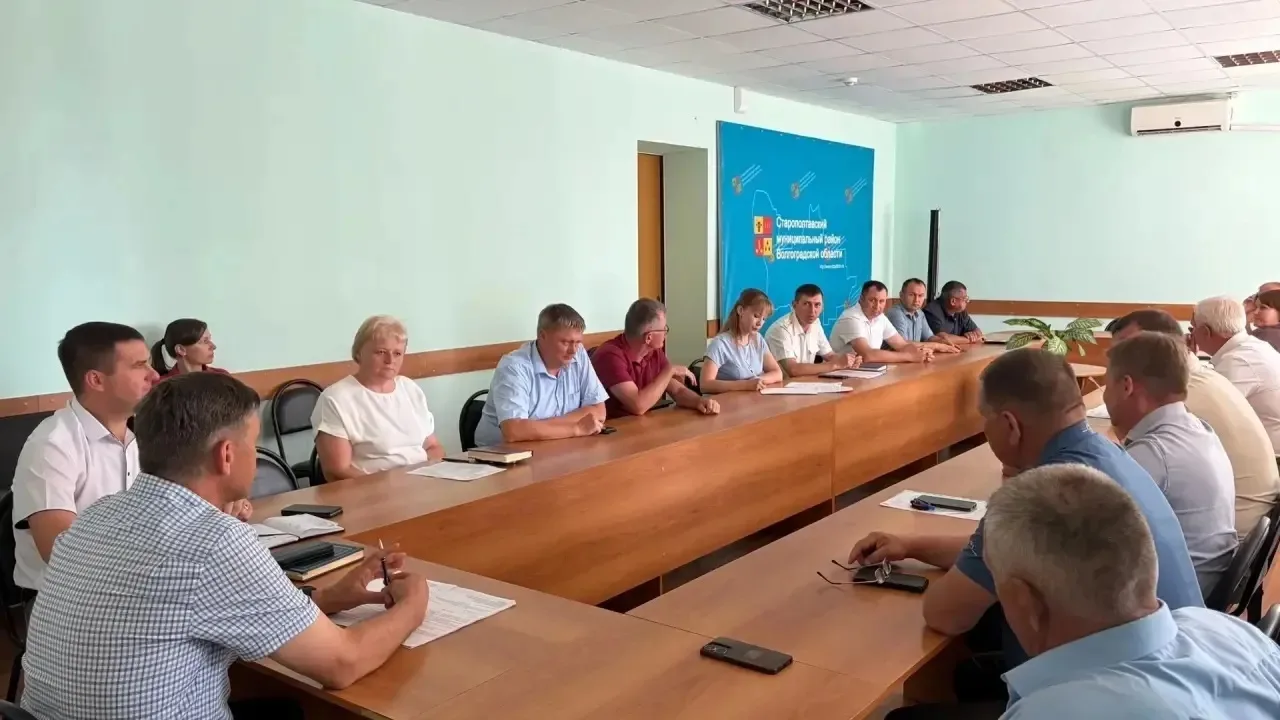 💼 Сегодня в малом зале администрации Старополтавского муниципального района прошло заседание комисс