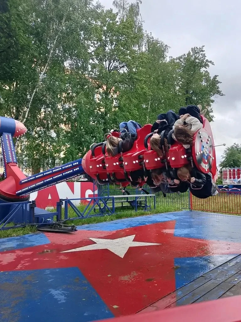 🎢 10-1: каникулы начались с экстрима, музыки и... гречневой каши

Пока одни доедают последние контр