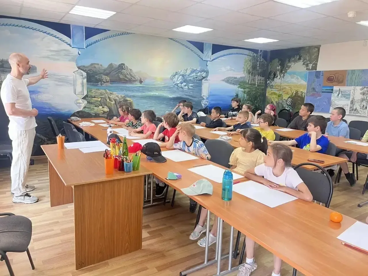 Ребята из пришкольного лагеря посетили ДК Андреевка, где приняли участие в художественной мастерской