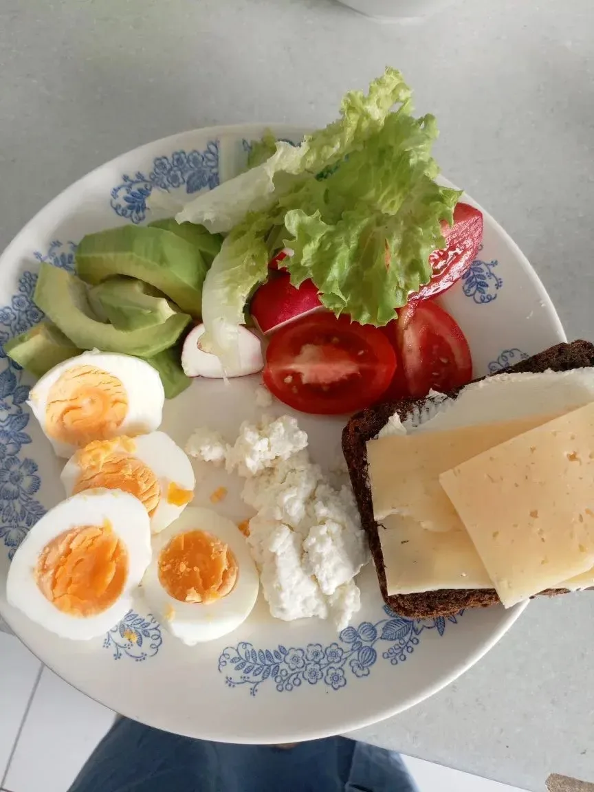 🔥🥗Сытно и вкусно
Простые продукты 
Есть постная схема 
Без счетчиков калорий 

Это омоложение и оз