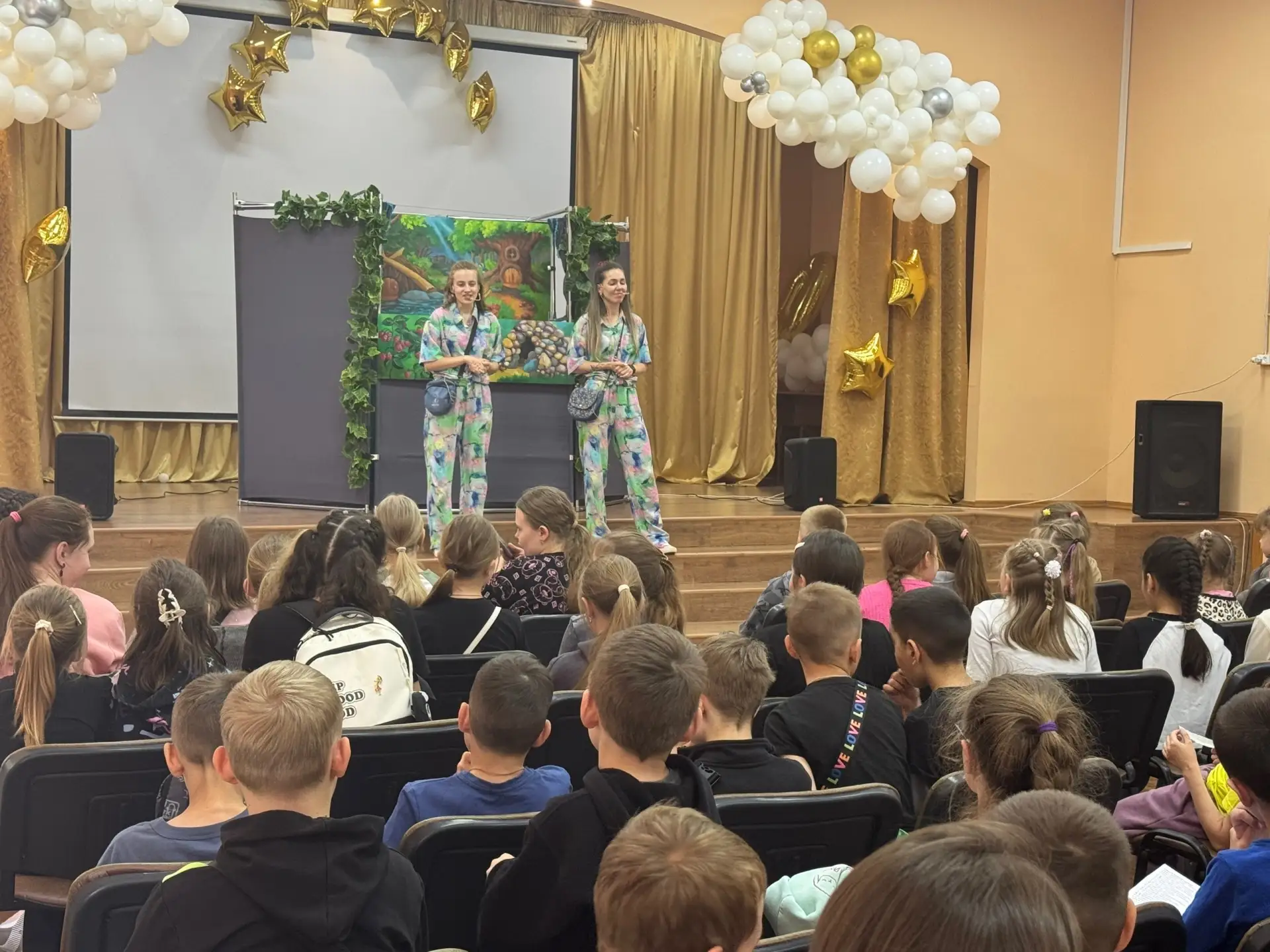 "Муравейник" снова в деле! Яркие дни в лагере дневного пребывания МБОУ "СШ №50"
28 мая в МБОУ "СШ №5