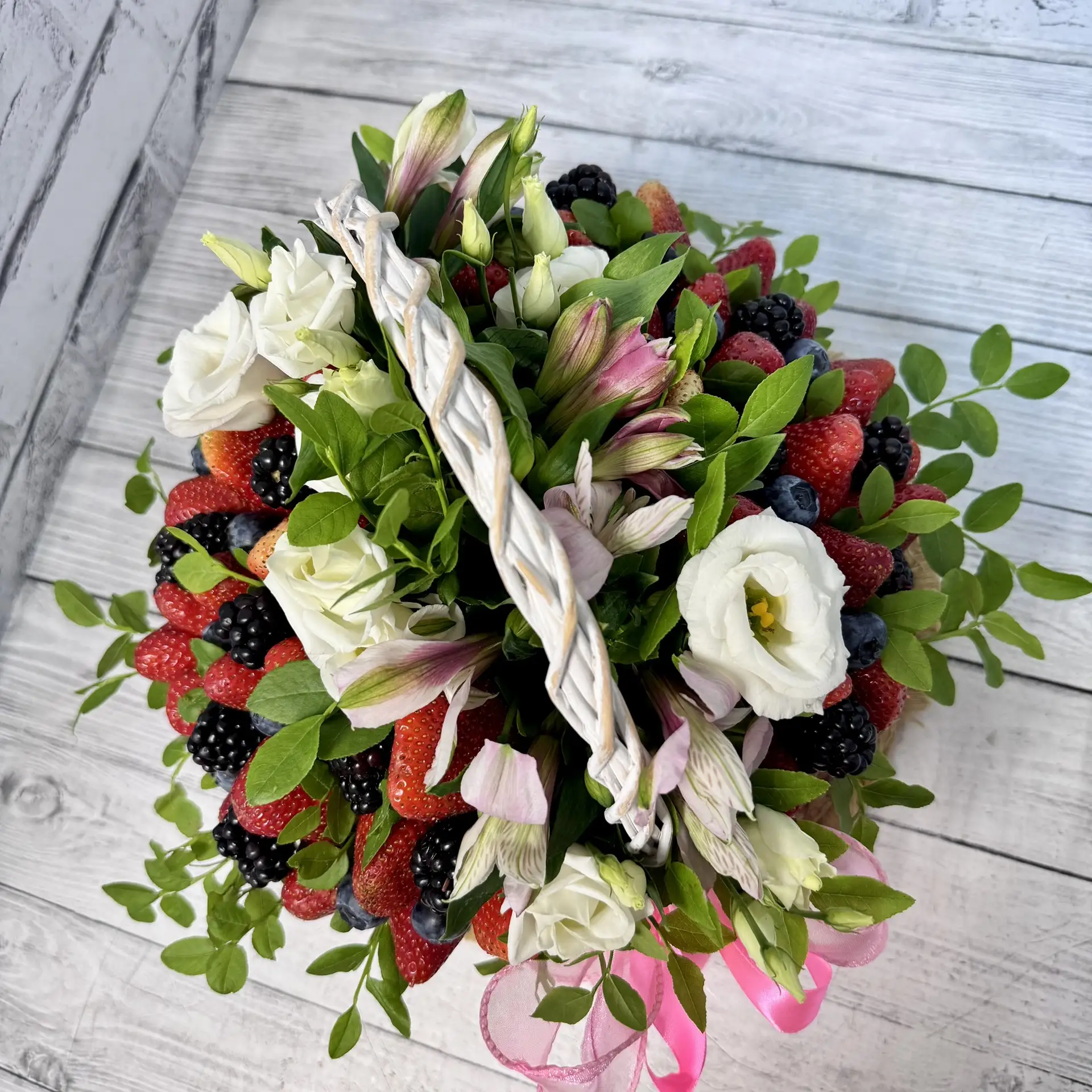 🌸🌸...
...Маленькие радости делают мир ярче...
...Поэтому балуйте себя, не стесняйтесь...🥰 

     