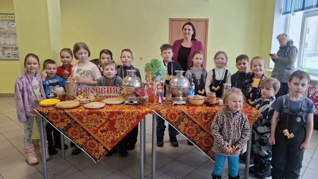 Классная компания🎓✨1А — самый дружный класс, и это просто класс!

Школа — это время удивительных от