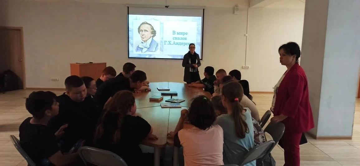 В рамках летней площадки «Книжный эрудит» сотрудники Центральной городской библиотеки Ступино провел