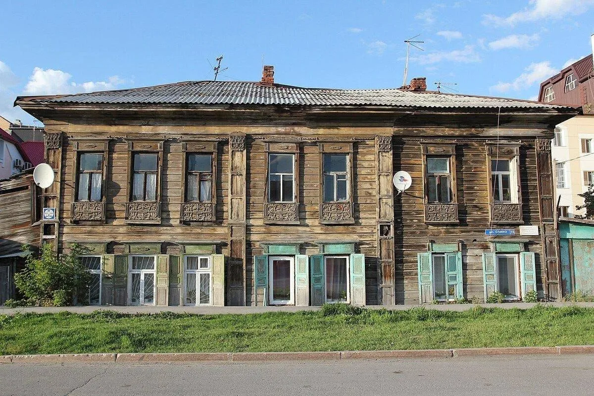 🏠 Дом из состава усадьбы в Тюмени выставили на торги за 1 рубль

В Тюмени продают нежилое двухэтажн