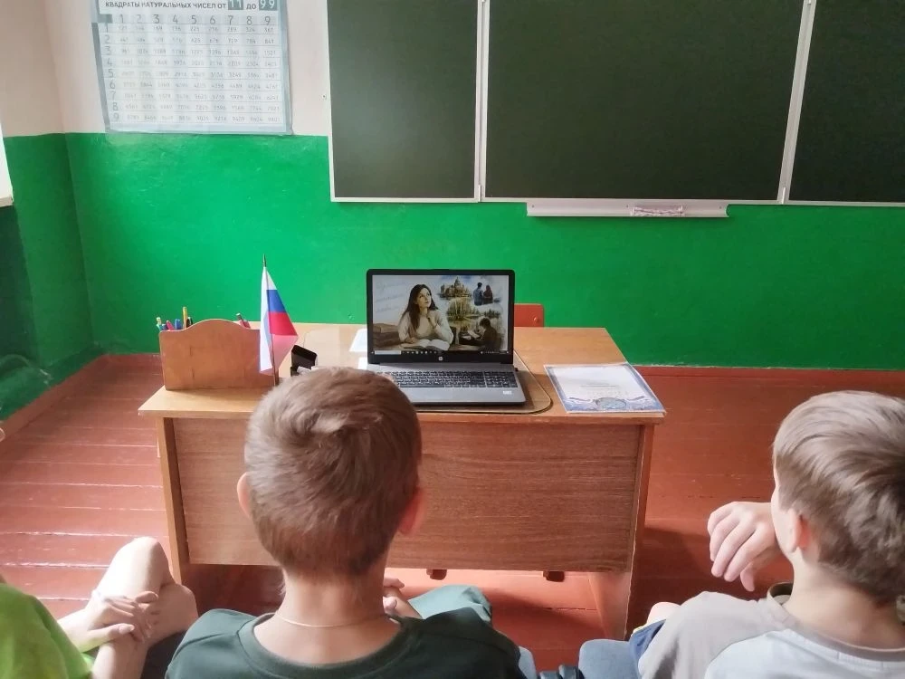 6 июня  ежегодно отмечают День русского языка — в день рождения А. С. Пушкина, основоположника совре