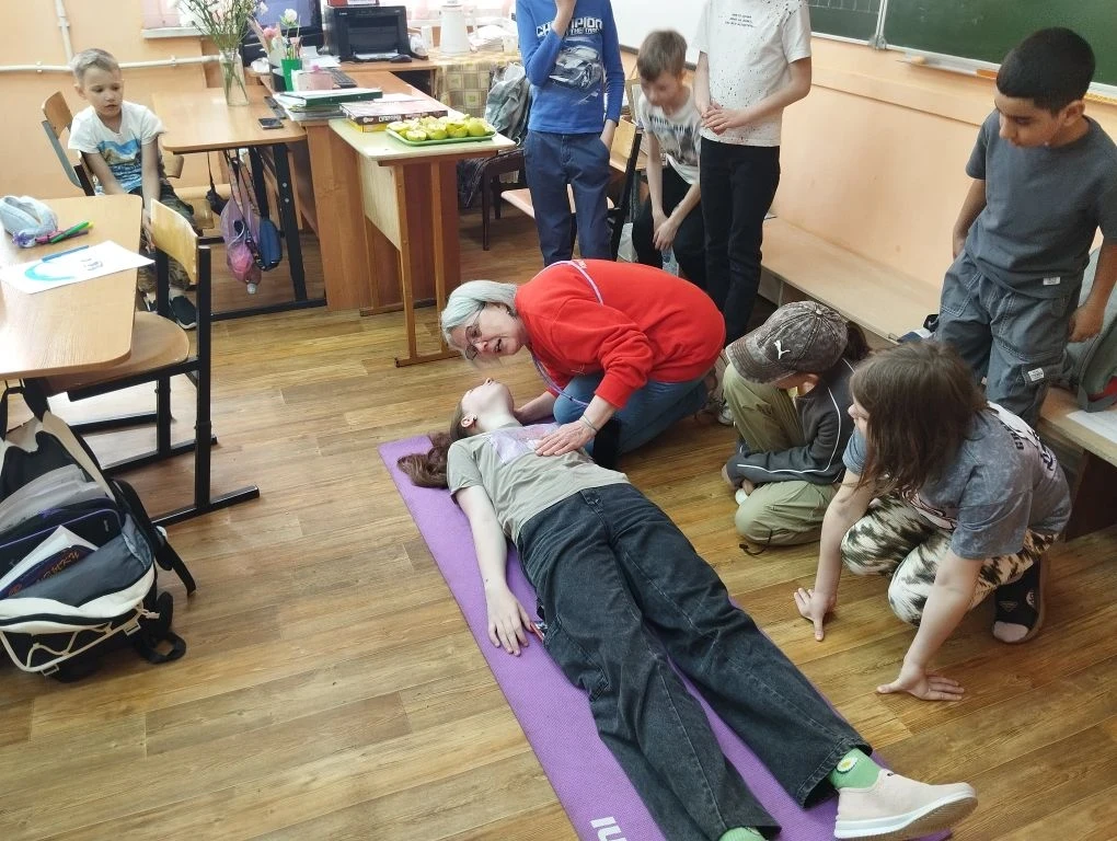 3 июня в лагере "Муравейник" выдался насыщеным. В этот день к ребятам приехали представители Российс