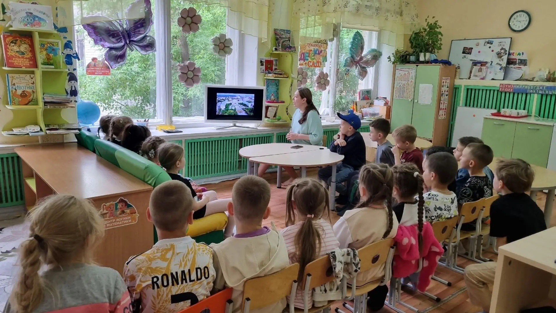 В подготовительной группе №7 произошло интересное событие - в гости к ребятам пришла мама воспитанни