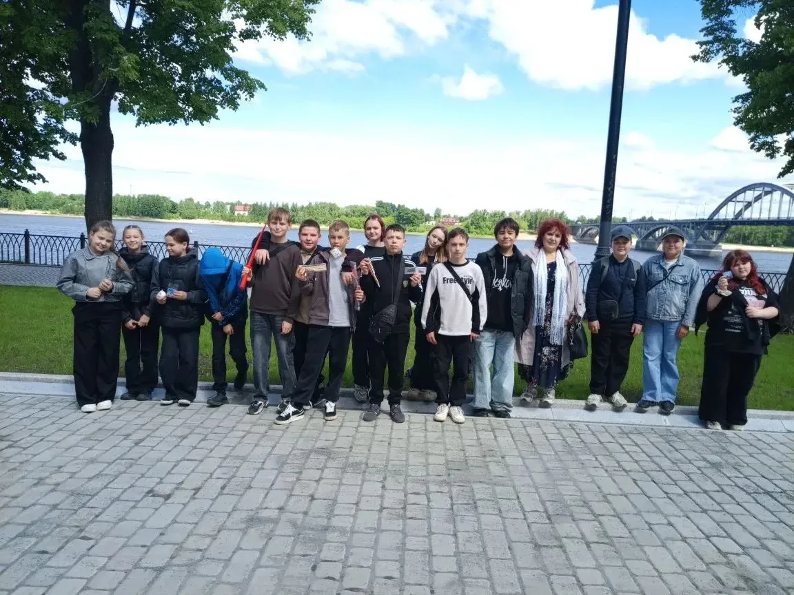 1 июня в день защиты детей  учащиеся 6" А" и 5 "А" посетили Рыбинск . Поездка получилась интересной 