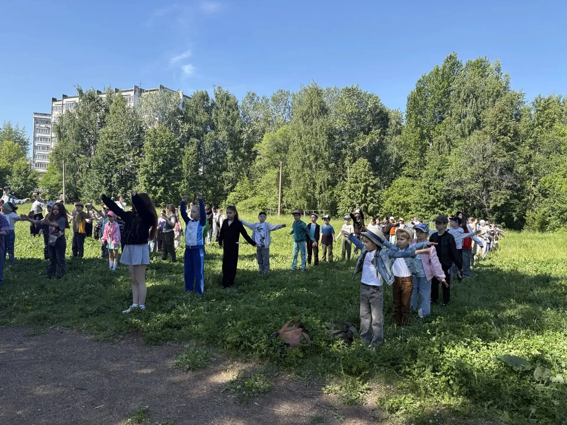 🦩В рамках тематического дня «Россия — наша Родина, наша семья» в пришкольном лагере состоялись позн