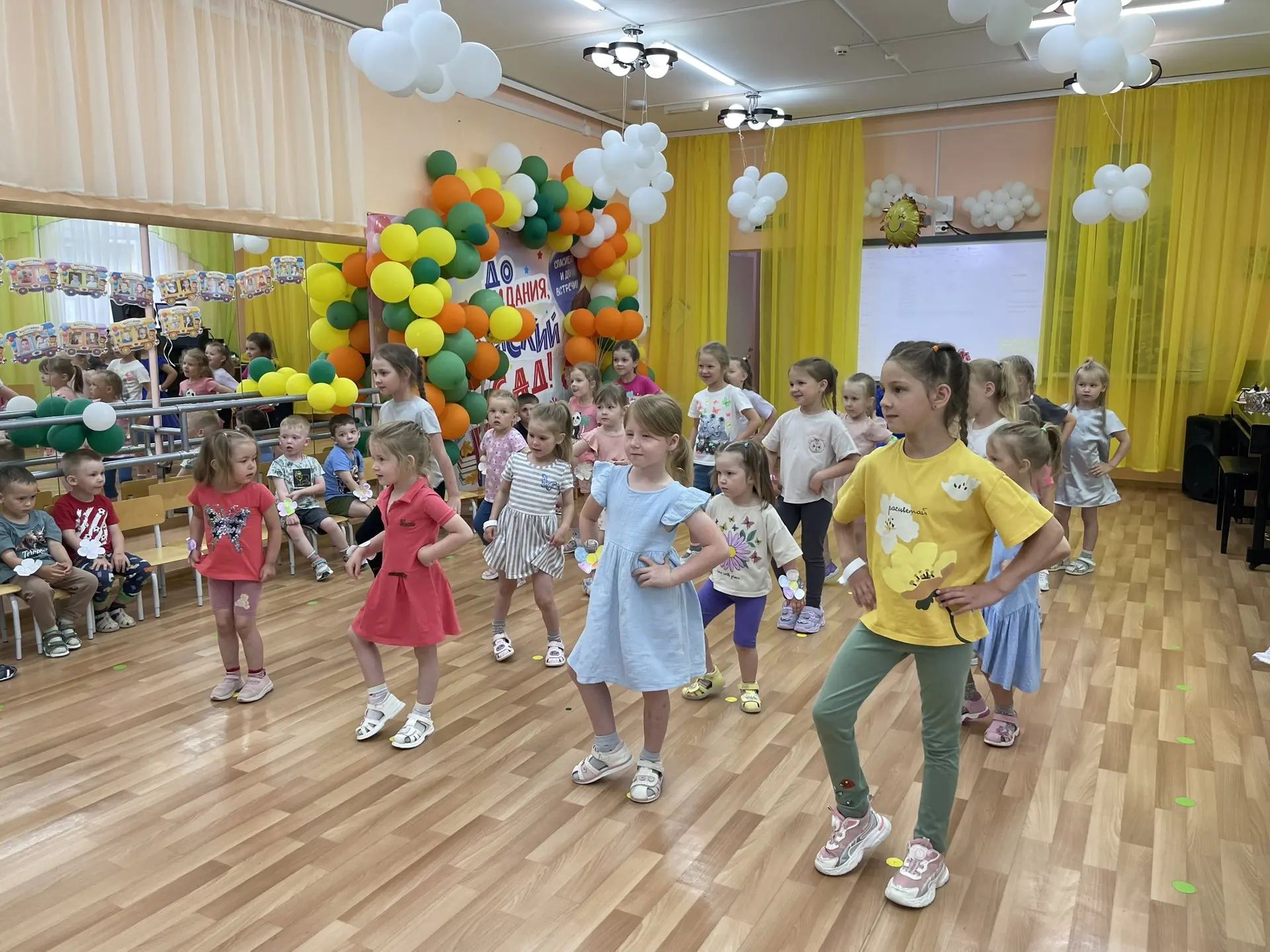 Расцвели не только цветы, но и детские улыбки!

🌸💐 Цветочный бум вчера случился в нашем детском са