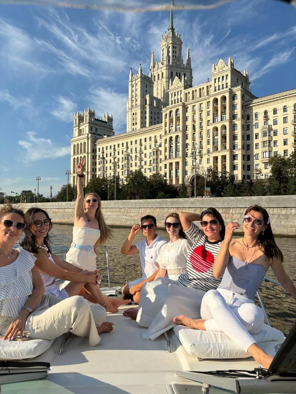 *ВРЕМЕННЫЙ ПОСТ*

Хотите попасть в команду TRIA? Тогда этот пост для вас 👇🏻

Привет! Это Марина Тр