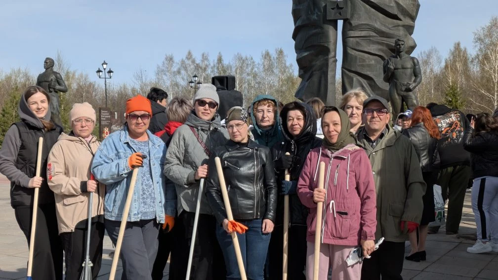 Сегодня коллектив финансового управления принял участие в общереспубликанском субботнике. Вместо при