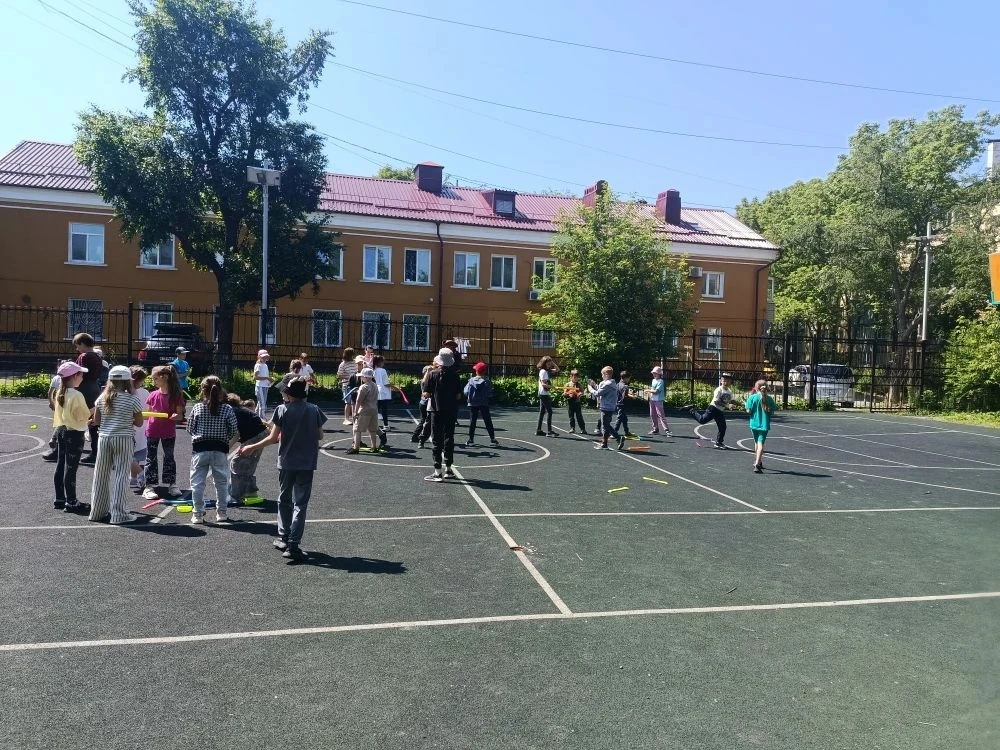 🏟️☀️ Солнце, спорт и море улыбок — идеальный день в «Солнышке»! ☀️🏟️

Сегодняшний день выдался по-