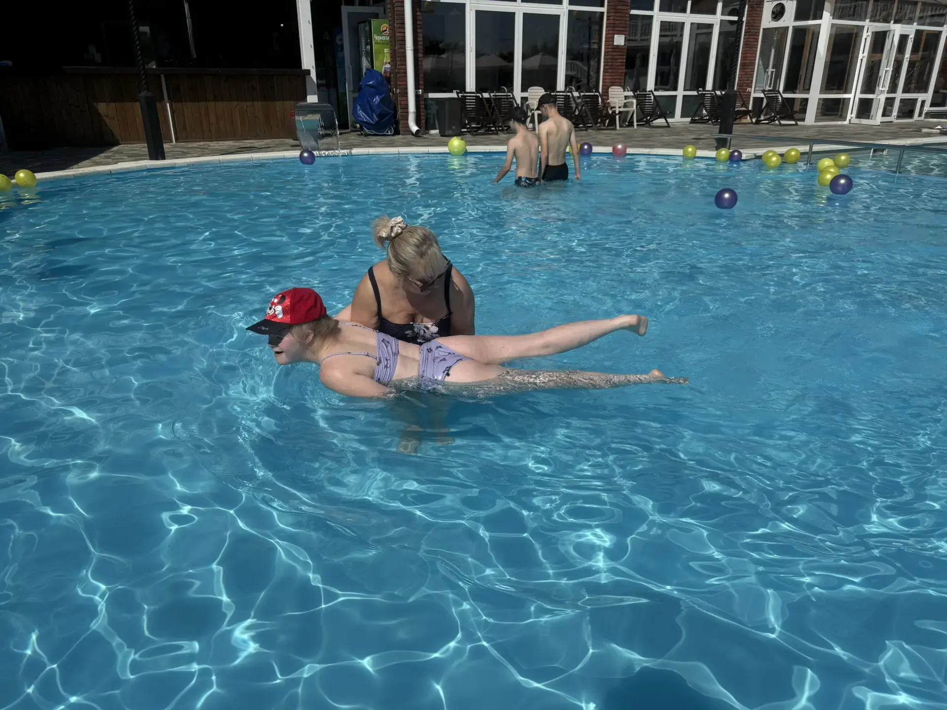 Вода, мяч и море улыбок! 🌊

🏊‍♂️Сегодня наши ребята под присмотром инструкторов по труду и ЛФК уст