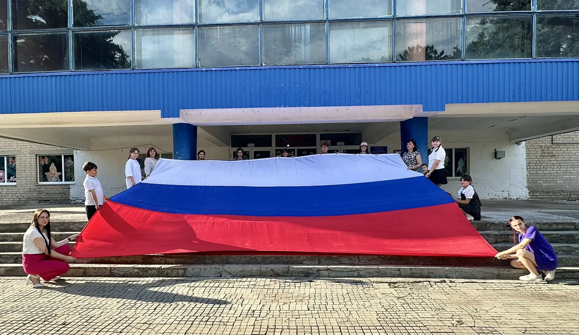Участники и сотрудники МУК «Культурно-досуговый центр Раздольненского сельского поселения» присоедин