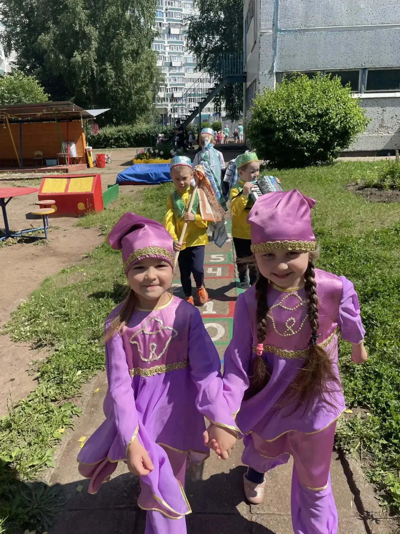 🥳Сабантуе— татар халкының иң зур, иң күркәм бәйрәмнәренең берсе. Ул — хезмәт, дуслык һәм бердәмлек 