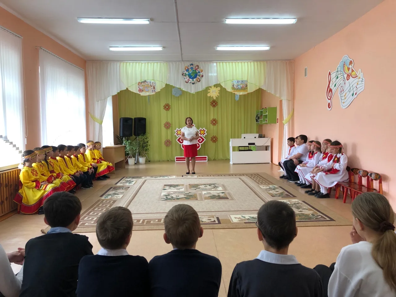 Эрне кун «Эпир – чăваш ачисем» вăйă иртрĕ. Ăна 4 станцине пайласа ирттерчĕç. Ачасем хăйсем тăван чĕл