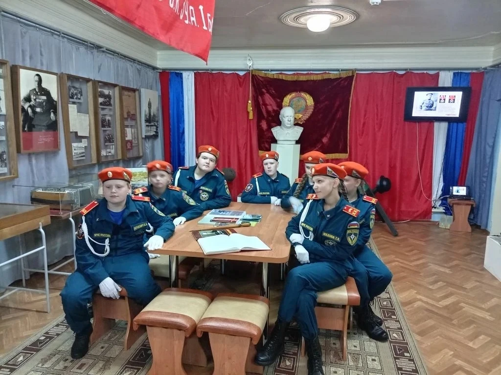 Кадеты направленности МЧС приняли участие в патриотическом  фестивале «Маршал‑парад», посвящённом 13