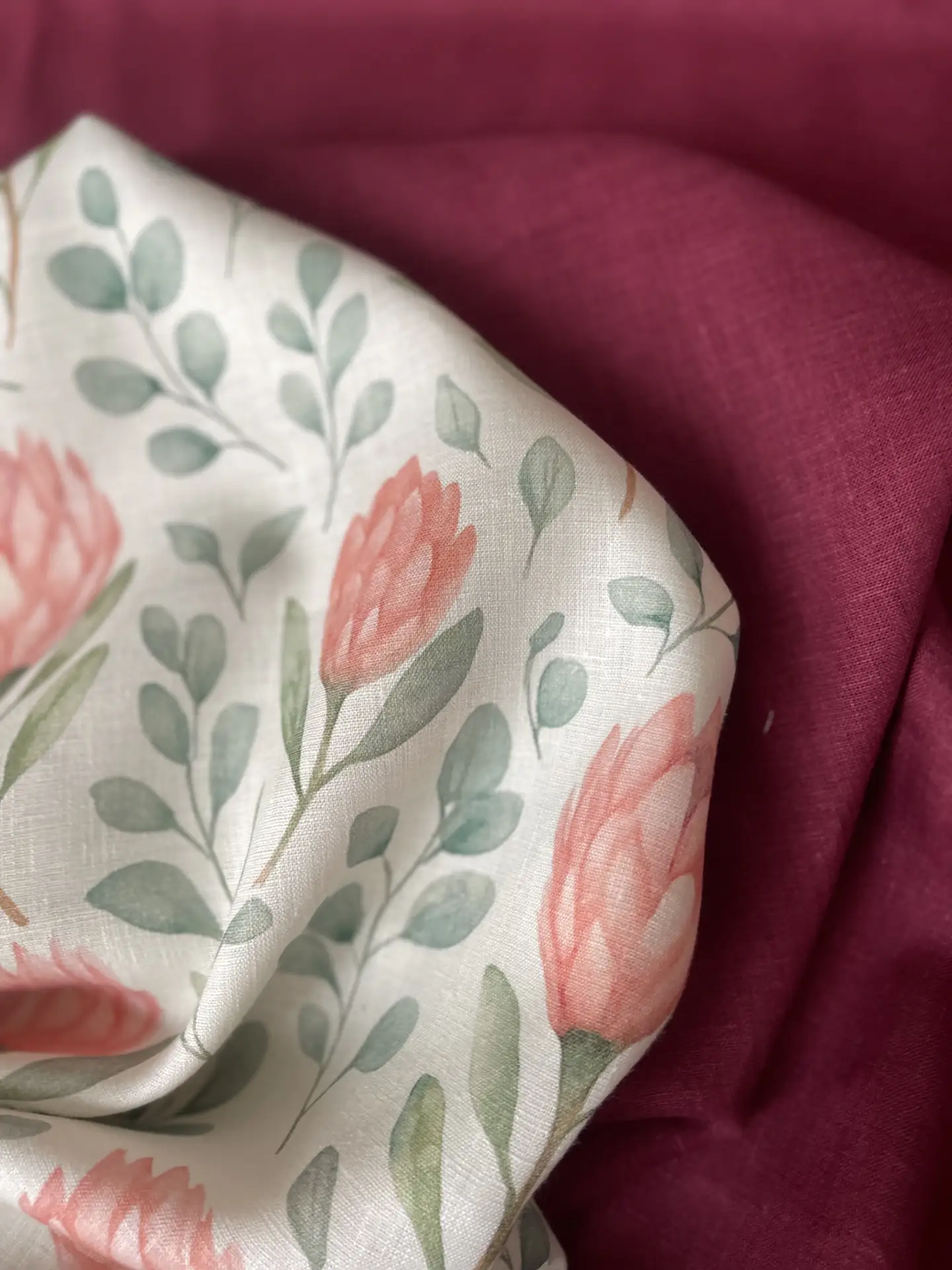 #tinyfabrics_сочетание
⠀
На фото лён TinyFabrics:
Лён Нежная новая Протея
Лён Винный костюмный умягч
