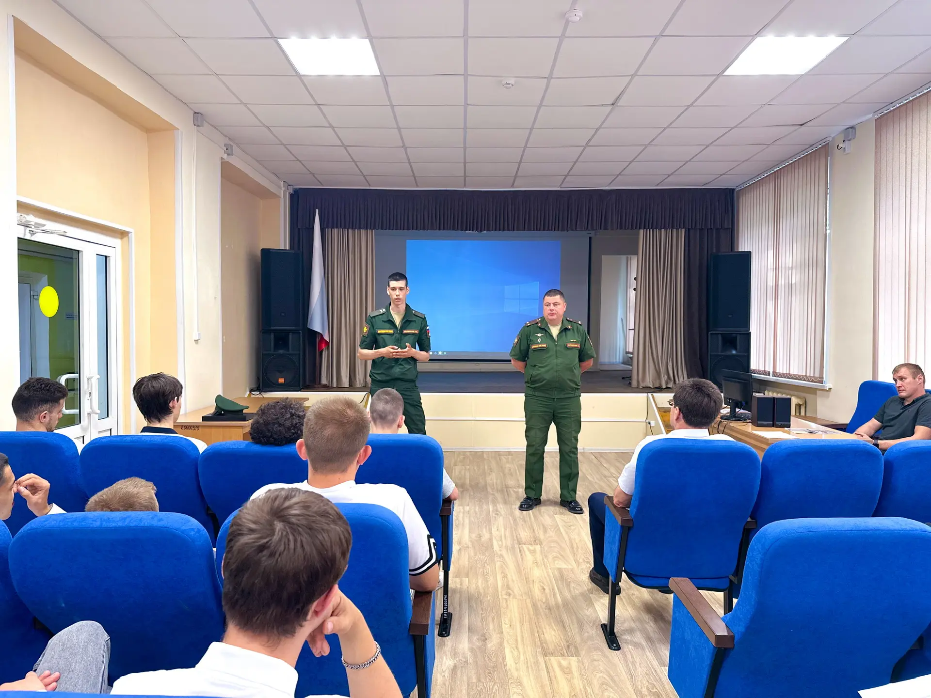 18.06.2026г. состоялась встреча студентов четвертых курсов с представителями  12 Главного управления