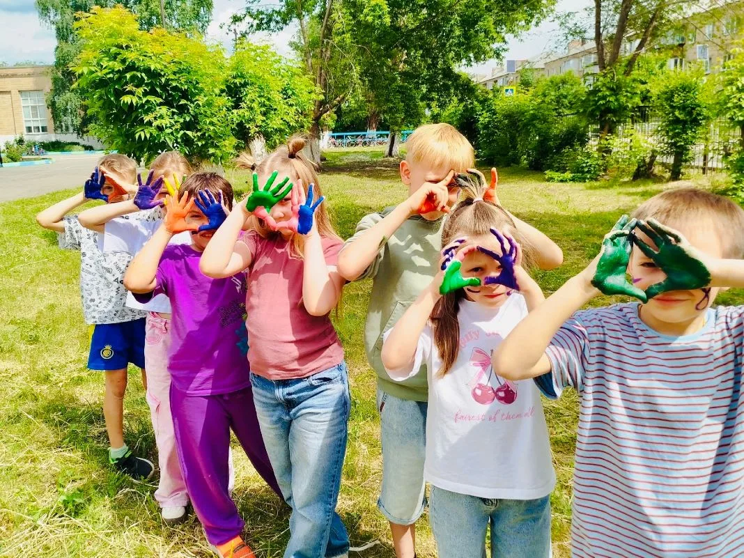 📸☀️ Еще немного ярких и креативных фотографий конкурса «Краски лета»!

🌈🍊 Каждая работа наполнена