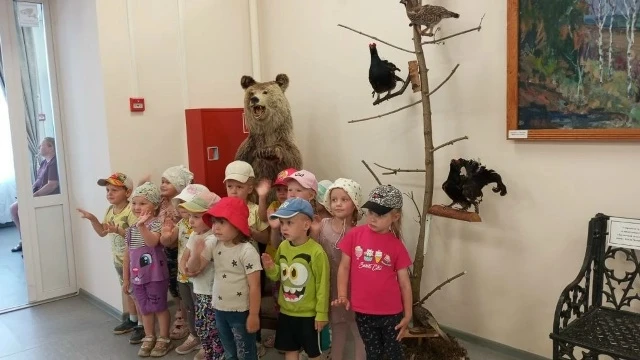 🎓Сегодня дети группы "Земляничка" посетили краеведческий музей👍
☝Нас добродушно встретила экскурсо