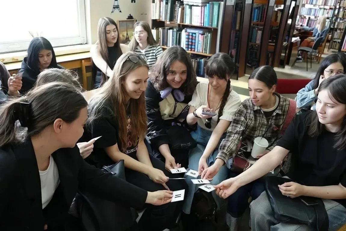 🧩 Погружение в «Пушкиниану»: как студенты АГТ провели День библиотек

27 мая, в Общероссийский день