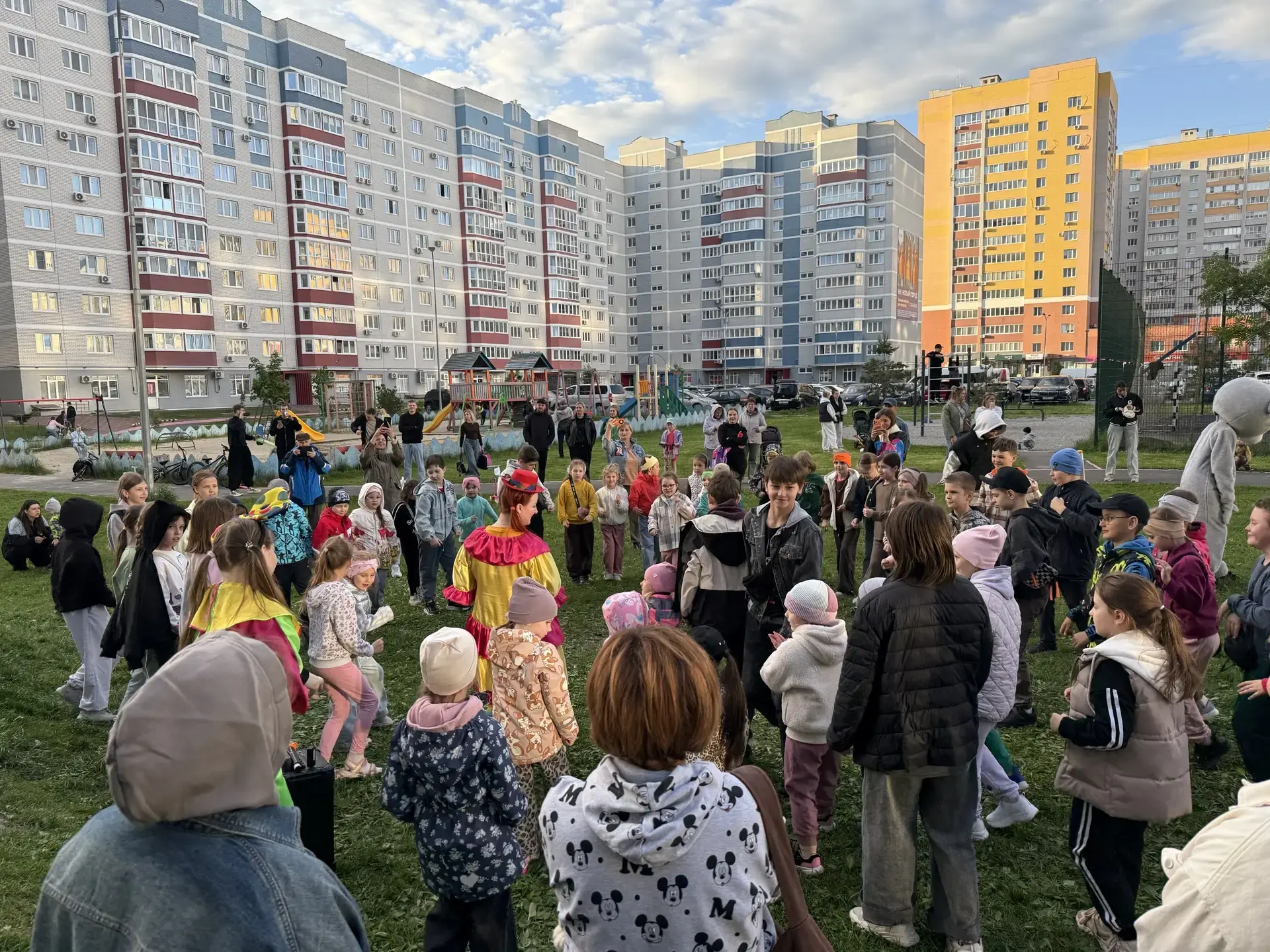 🎉В преддверии Международного дня защиты детей управляющая компания «Гарант комфорт» с радостью пода