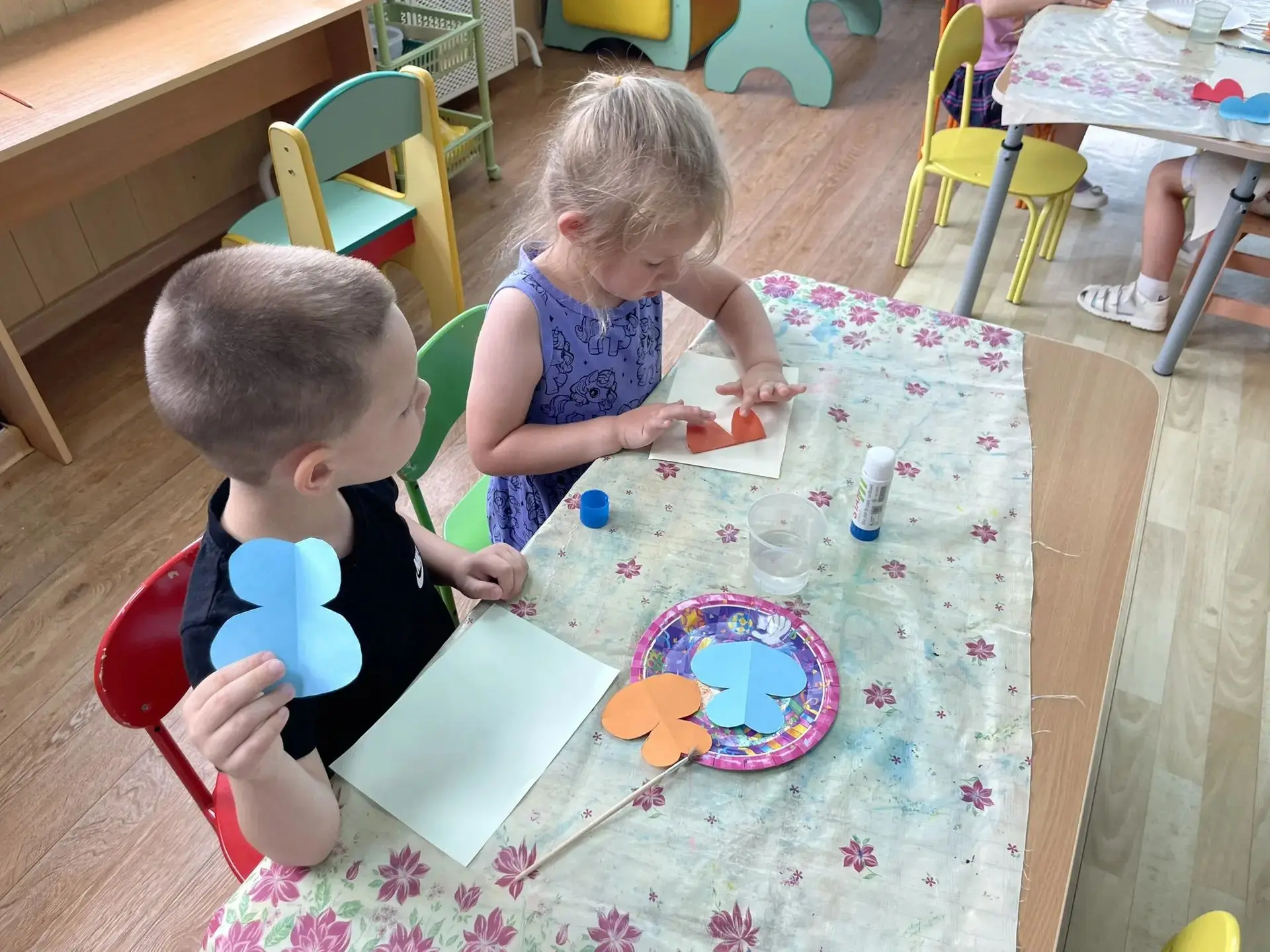 🖍АППЛИКАЦИЯ В ДЕТСКОМ  САДУ🖍

📝Аппликация и сочетание аппликации с рисованием — это два фундамент