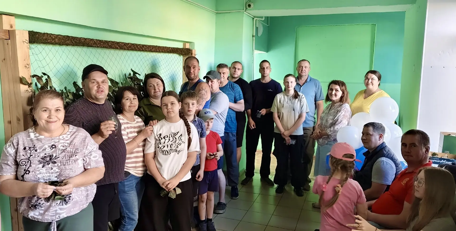 🇷🇺 СВОй фронт

Работники НПС «Нюксеница» Вологодского РНУ плели маскировочные сети вместе с семьям