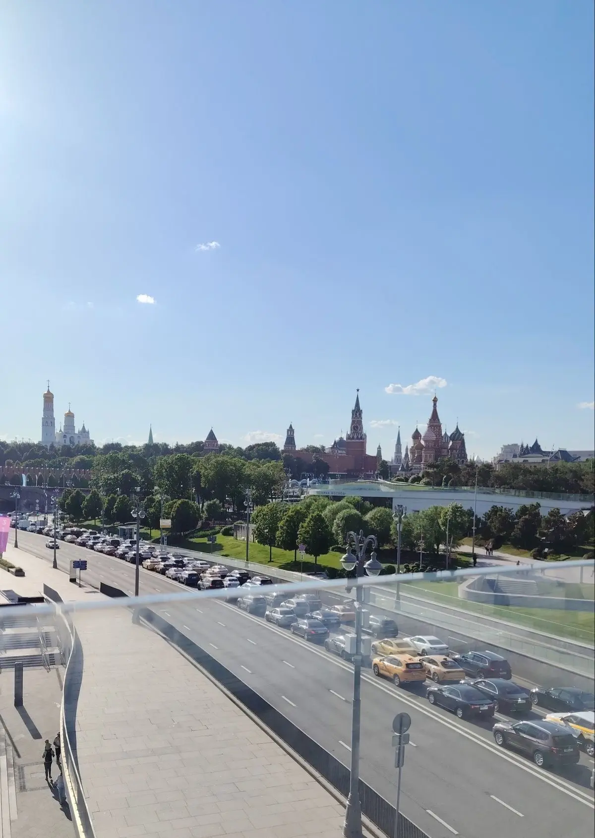 ☀️ Самые жаркие дни лета ещё впереди

По словам климатологов, пик летнего тепла в Москве традиционно