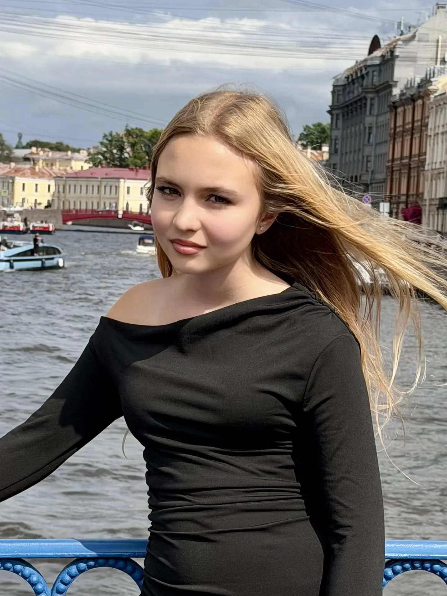 Марусику исполнилось четырнадцать. Взрослая, добрая, красивая девочка с сильным и непростым характер