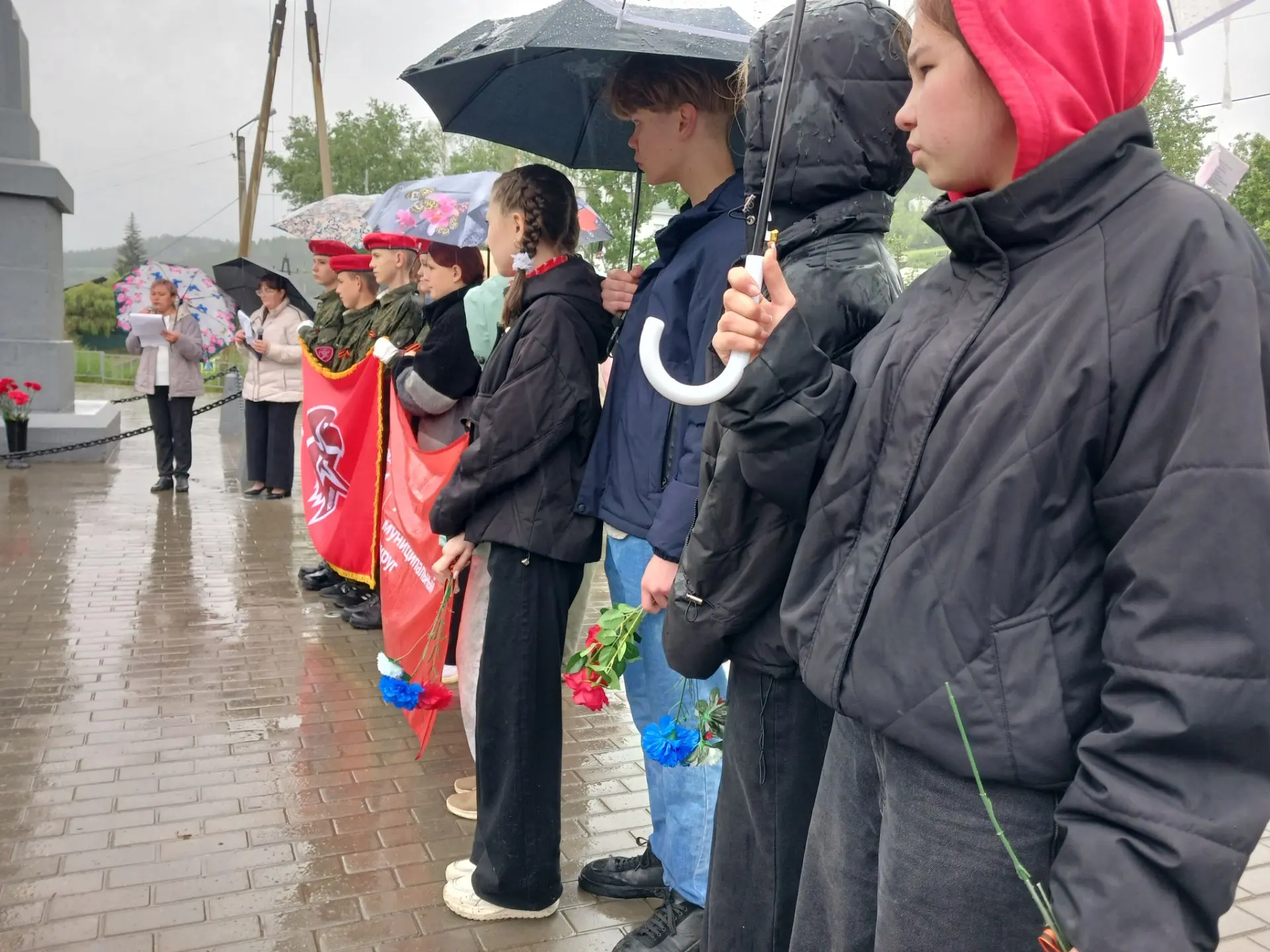 🕯22 июня 2026 года, активисты Движения Первых МОУ СОШ №13 г.Хилок собрались у мемориального комплек