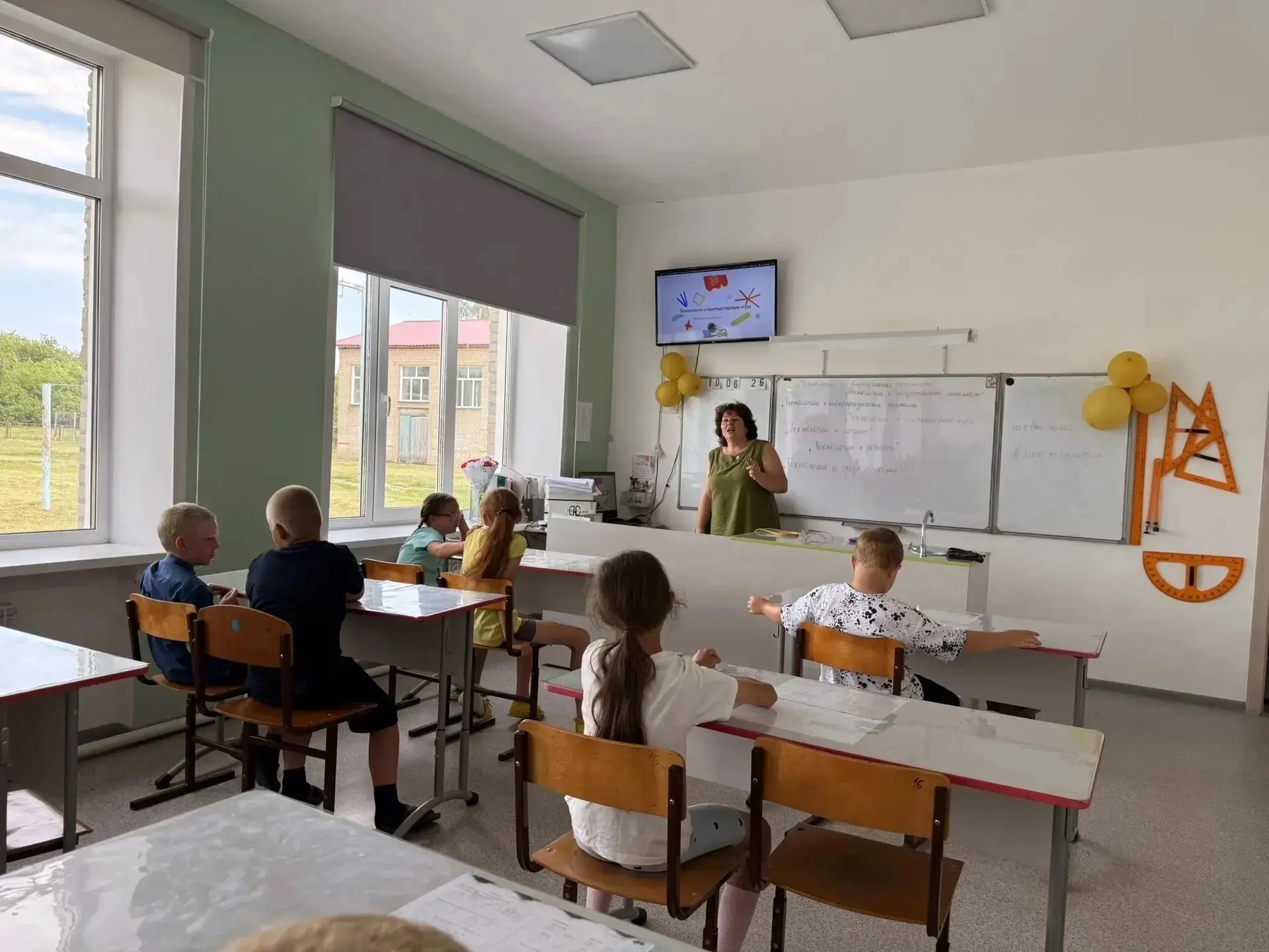 🇷🇺 Подписчики, делимся крутыми новостями с «Точки роста»!

В нашей школе на базе Центра образовани
