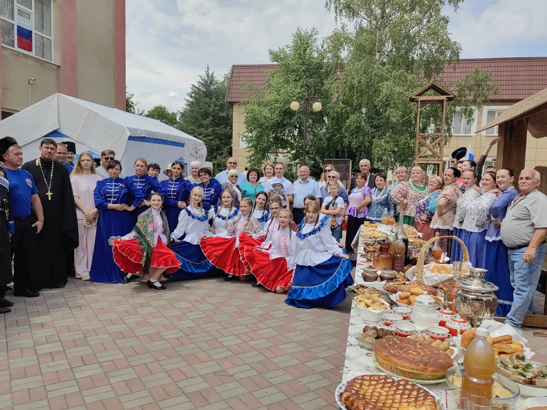 Как прошел наш самый вкусный и дружный фестиваль? 🇷🇺

В станице Курской прошел традиционный XI фес