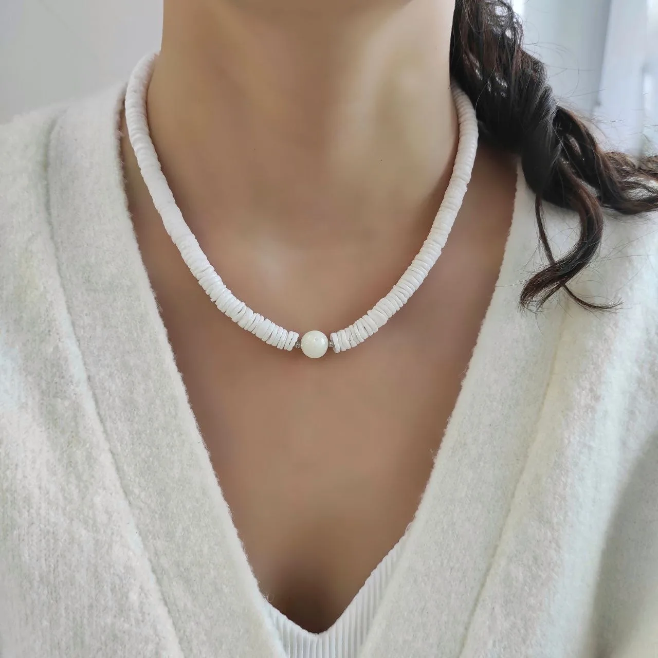 Украшения с белым кораллом ❤️

❤️Чокер 8мм: https://harizma-biju.ru/choker/tproduct/842272861202-cho