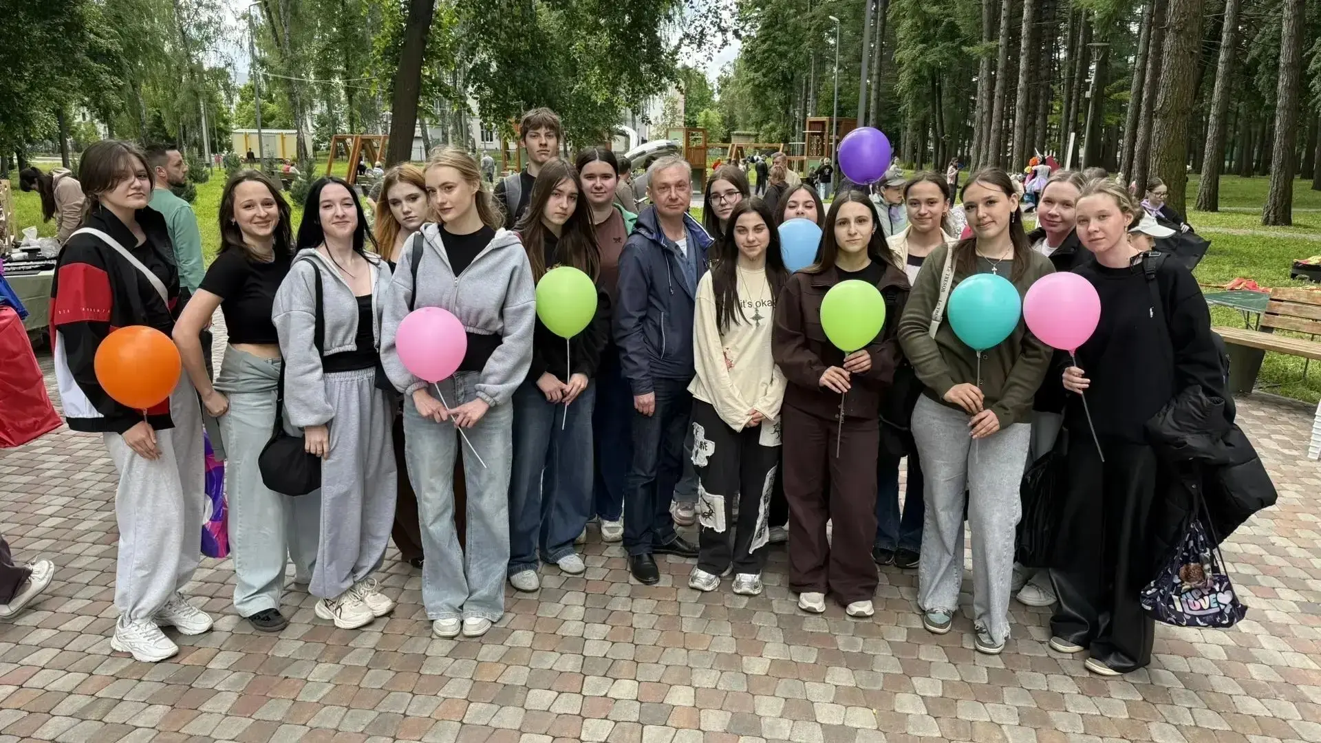 Пусть всегда будет детство! В первый день лета, когда мир отмечает День защиты детей, Новомосковск в